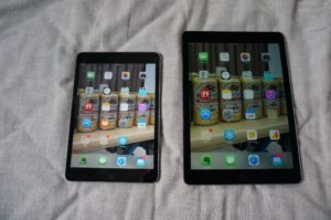 左：iPad mini 2　　右：iPad Pro 9.7インチ